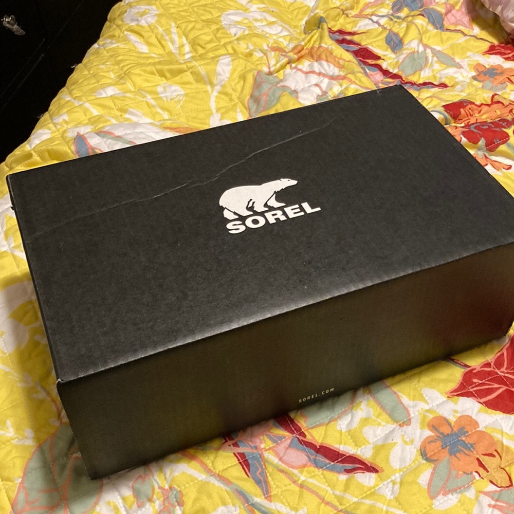 Sorel sneakers. New without tags.